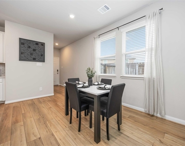 7047 Silverleaf Oak Street - Photo Thumbnail 8