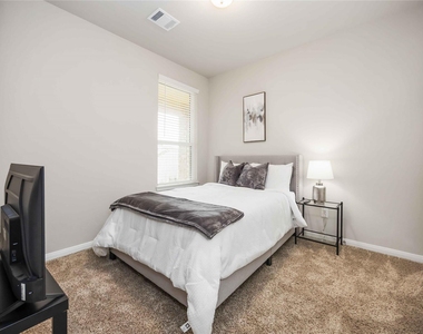 7047 Silverleaf Oak Street - Photo Thumbnail 13