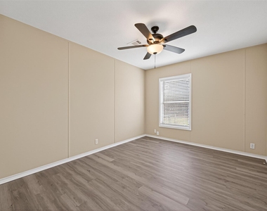 15933 W Relza Drive - Photo Thumbnail 22