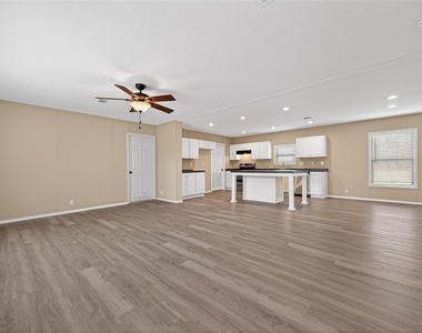 15933 W Relza Drive - Photo Thumbnail 5