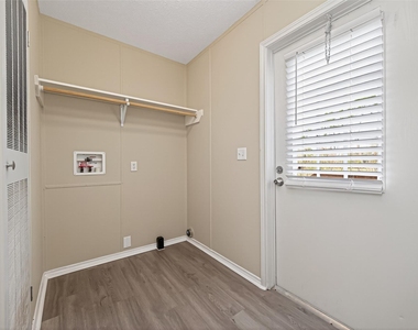15933 W Relza Drive - Photo Thumbnail 12