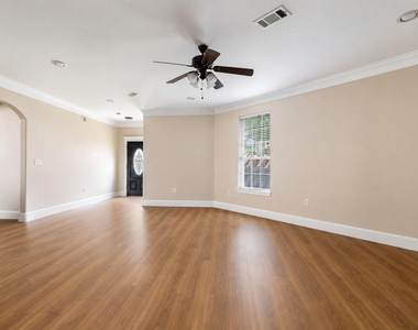 108 Harbour Town Circle - Photo Thumbnail 4