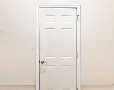 108 Harbour Town Circle - Photo Thumbnail 17