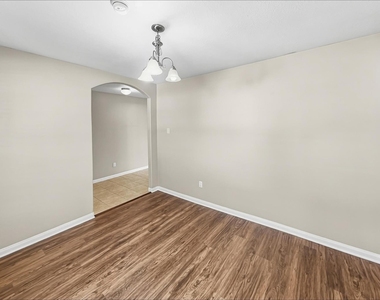 15822 Parmley Creek Court - Photo Thumbnail 4