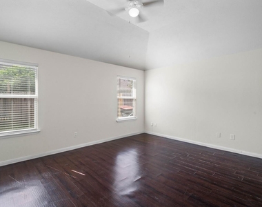 6631 Portlick Drive - Photo Thumbnail 11