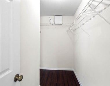 6631 Portlick Drive - Photo Thumbnail 13