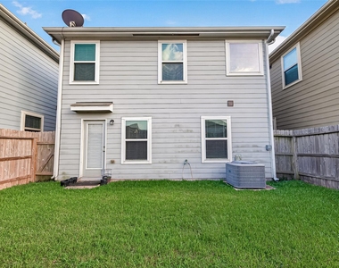 8932 Hollister Commons Lane - Photo Thumbnail 43