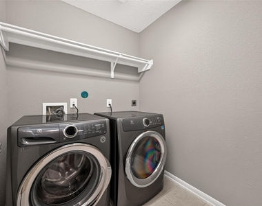 8932 Hollister Commons Lane - Photo Thumbnail 22