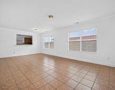 12710 Paso Del Flores Drive - Photo Thumbnail 6