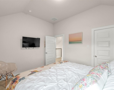 6718 Waxbill Road - Photo Thumbnail 35