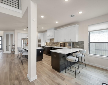 6718 Waxbill Road - Photo Thumbnail 6