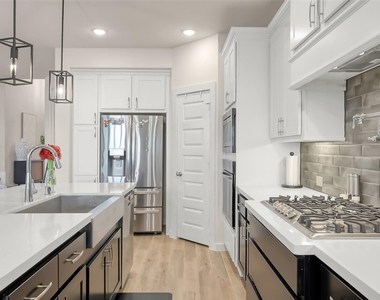 6718 Waxbill Road - Photo Thumbnail 12