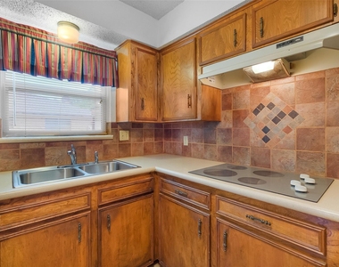 2015 Tanglelane Street - Photo Thumbnail 8