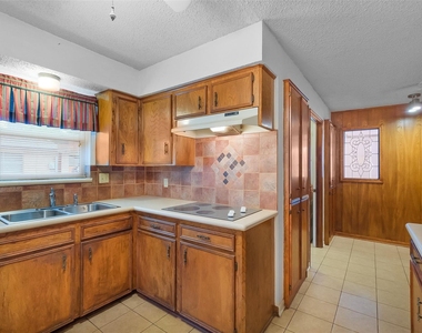 2015 Tanglelane Street - Photo Thumbnail 9