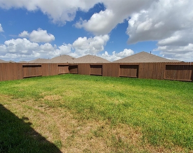 29614 Kettle Creek Court - Photo Thumbnail 31