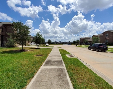 29614 Kettle Creek Court - Photo Thumbnail 5