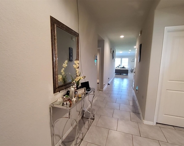 29614 Kettle Creek Court - Photo Thumbnail 7