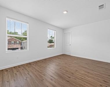 654 Amesbury Road - Photo Thumbnail 22