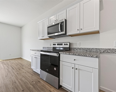 654 Amesbury Road - Photo Thumbnail 18