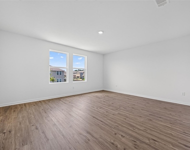 654 Amesbury Road - Photo Thumbnail 33