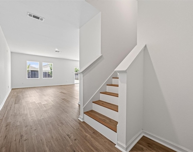 654 Amesbury Road - Photo Thumbnail 6