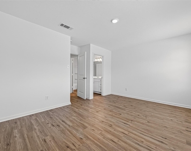 654 Amesbury Road - Photo Thumbnail 23