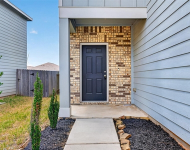 654 Amesbury Road - Photo Thumbnail 3