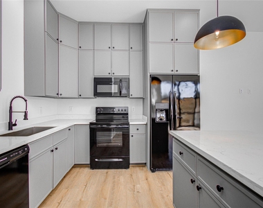 1506 Mckee Street - Photo Thumbnail 9