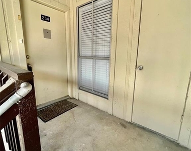 1500 Bay Area Boulevard - Photo Thumbnail 12
