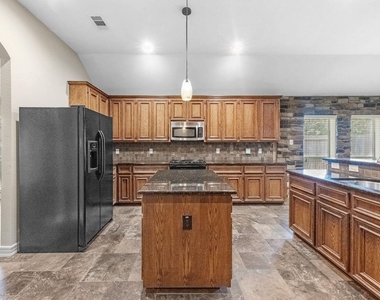 27723 Amy Willow Lane - Photo Thumbnail 9