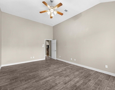 27723 Amy Willow Lane - Photo Thumbnail 11