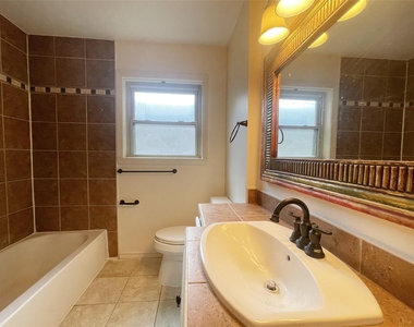 9655 Meadowcroft Drive - Photo Thumbnail 12