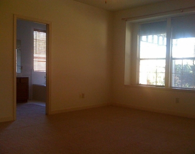 11206 E Travelers Way Circle - Photo Thumbnail 4