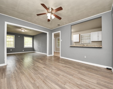 3214 Tuam St - Photo Thumbnail 7