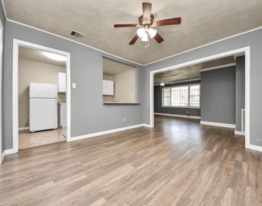 3214 Tuam St - Photo Thumbnail 8