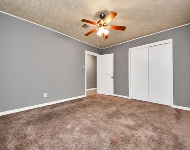 3214 Tuam St - Photo Thumbnail 26