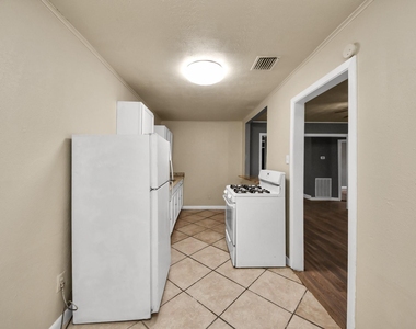 3214 Tuam St - Photo Thumbnail 15
