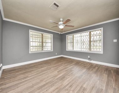 3214 Tuam St - Photo Thumbnail 6