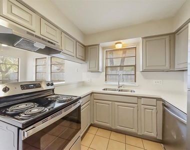10827 Sugar Hill Drive - Photo Thumbnail 9