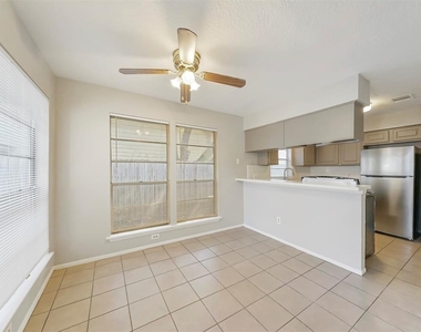 10827 Sugar Hill Drive - Photo Thumbnail 5