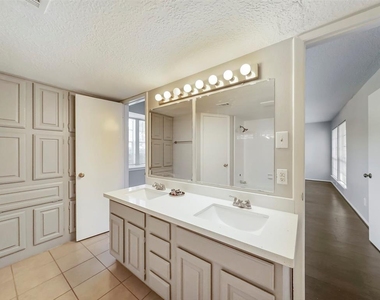 10827 Sugar Hill Drive - Photo Thumbnail 18