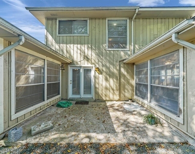 10827 Sugar Hill Drive - Photo Thumbnail 27
