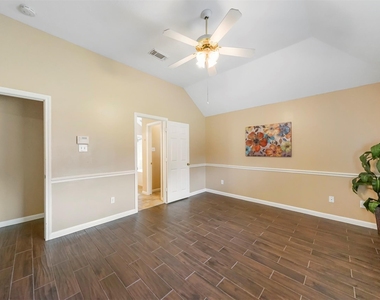 5219 Bay Pines Drive - Photo Thumbnail 11