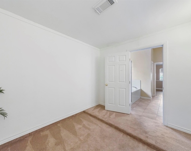5219 Bay Pines Drive - Photo Thumbnail 14