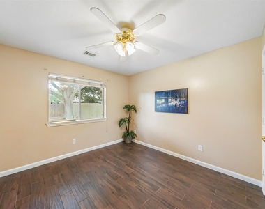 5219 Bay Pines Drive - Photo Thumbnail 16