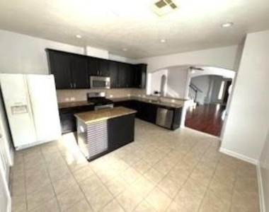 9111 Fuqua Ridge Lane - Photo Thumbnail 5