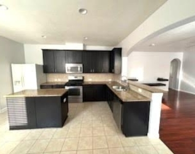 9111 Fuqua Ridge Lane - Photo Thumbnail 6