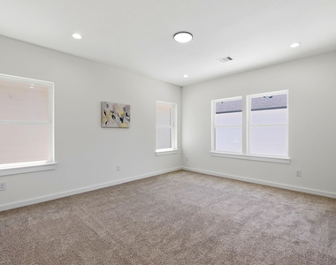 6113 Haight Street - Photo Thumbnail 15
