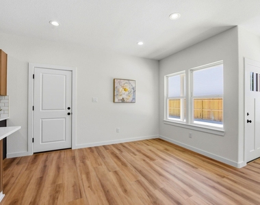 6113 Haight Street - Photo Thumbnail 7