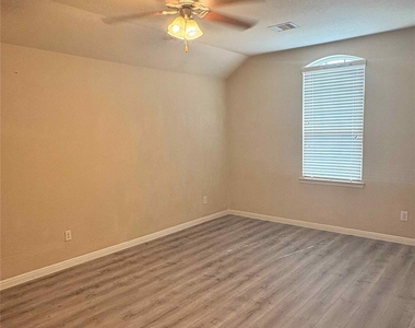 4423 Fenetre Forest Street - Photo Thumbnail 17